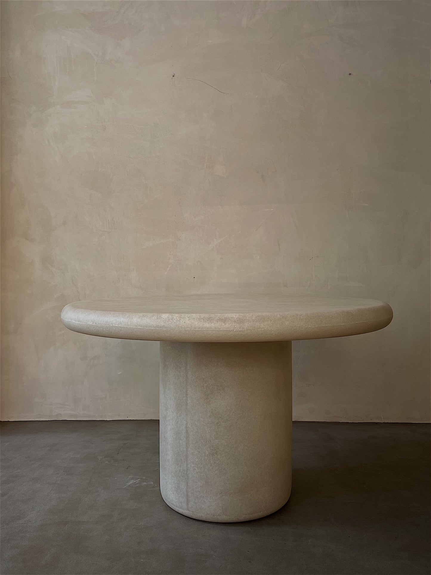 Round Table