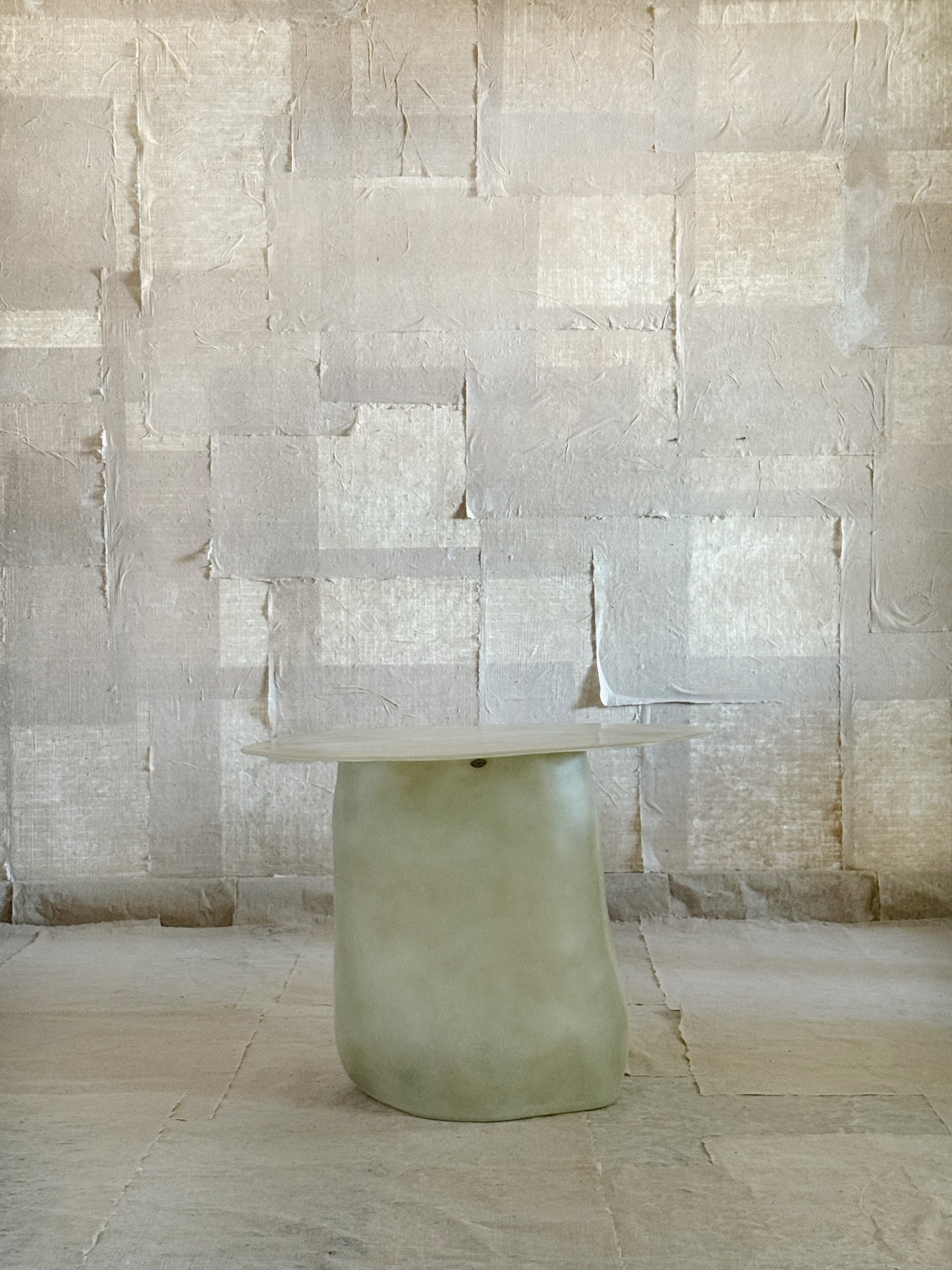 Formless Round Table