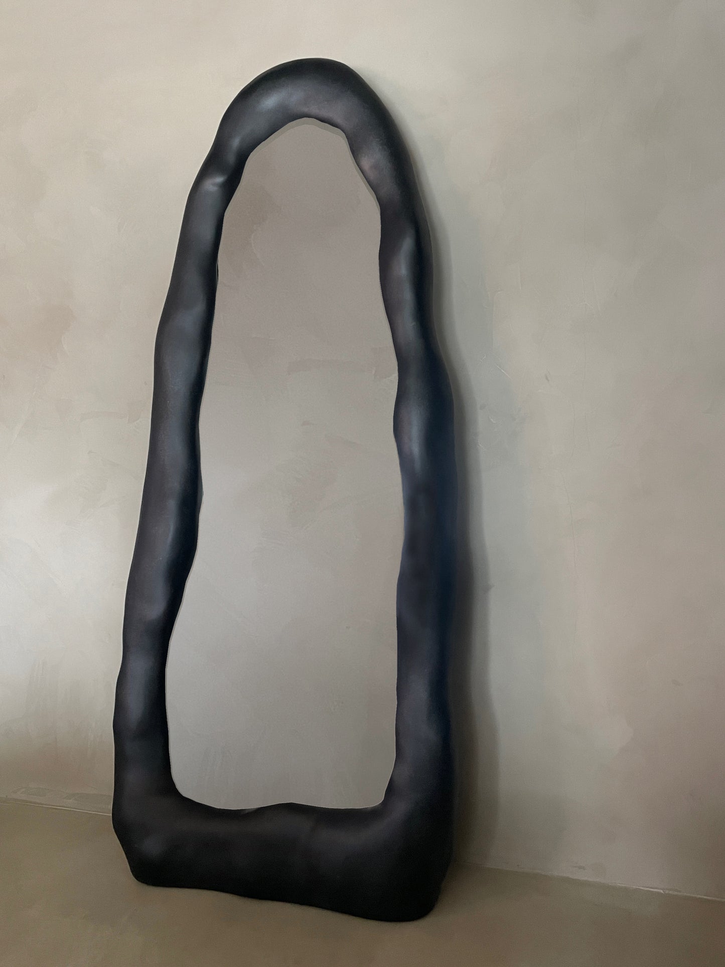 Knead Mirror