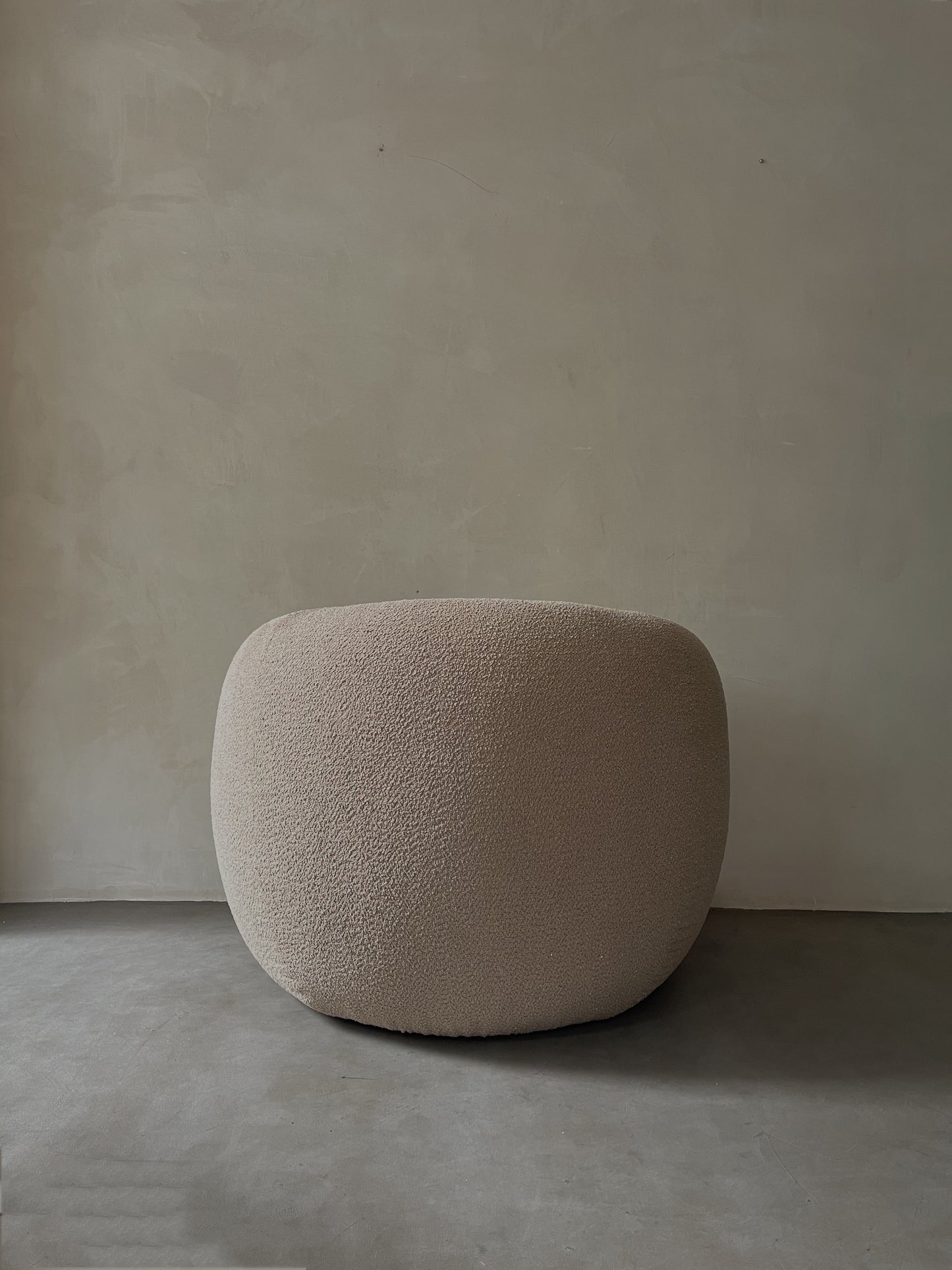 Circular Lounge