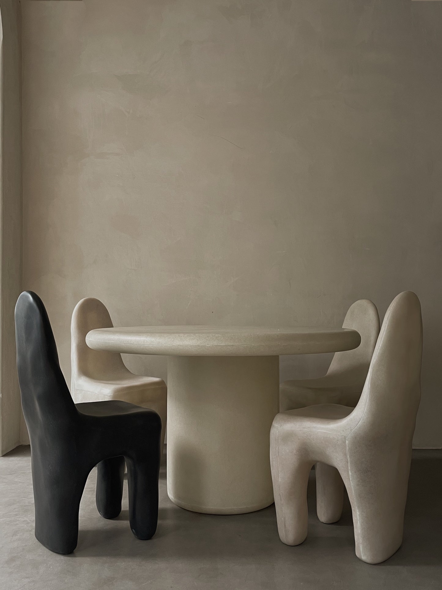 Round Table