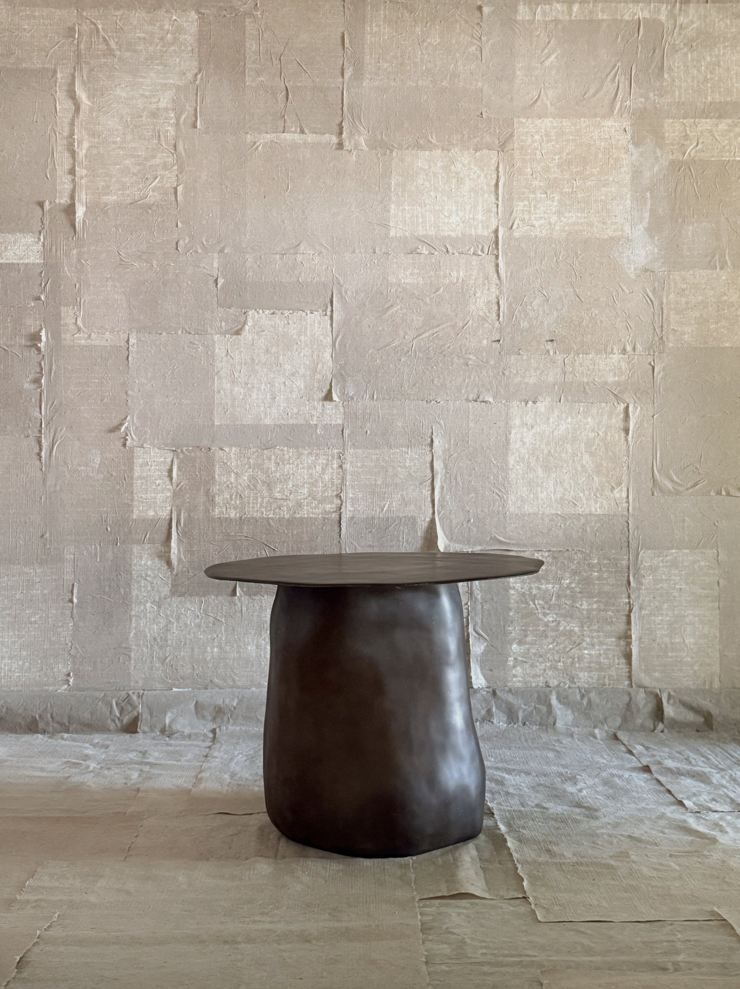 Formless Round Table