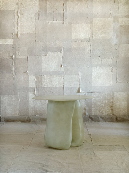 Formless Round Table