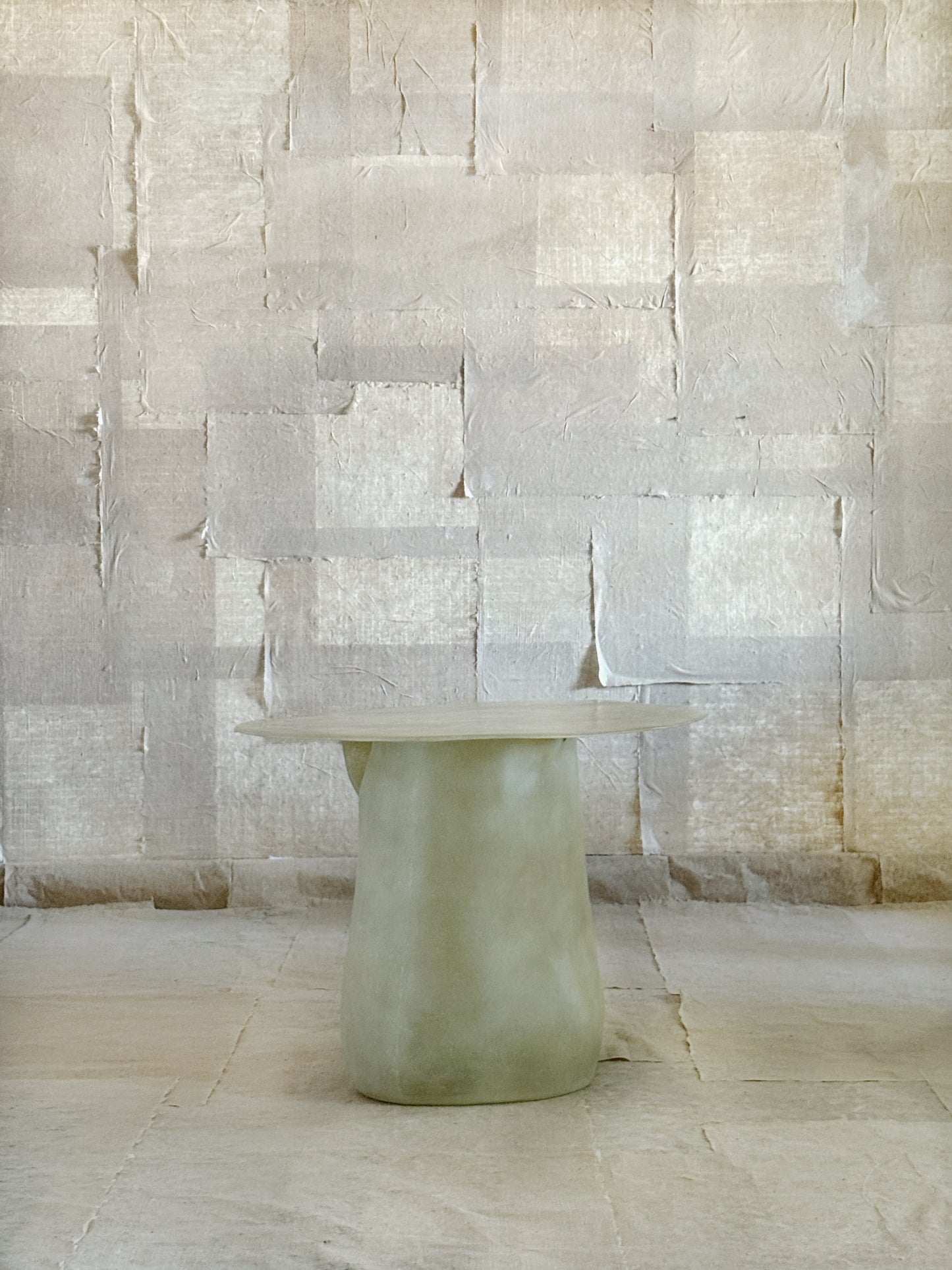 Formless Round Table