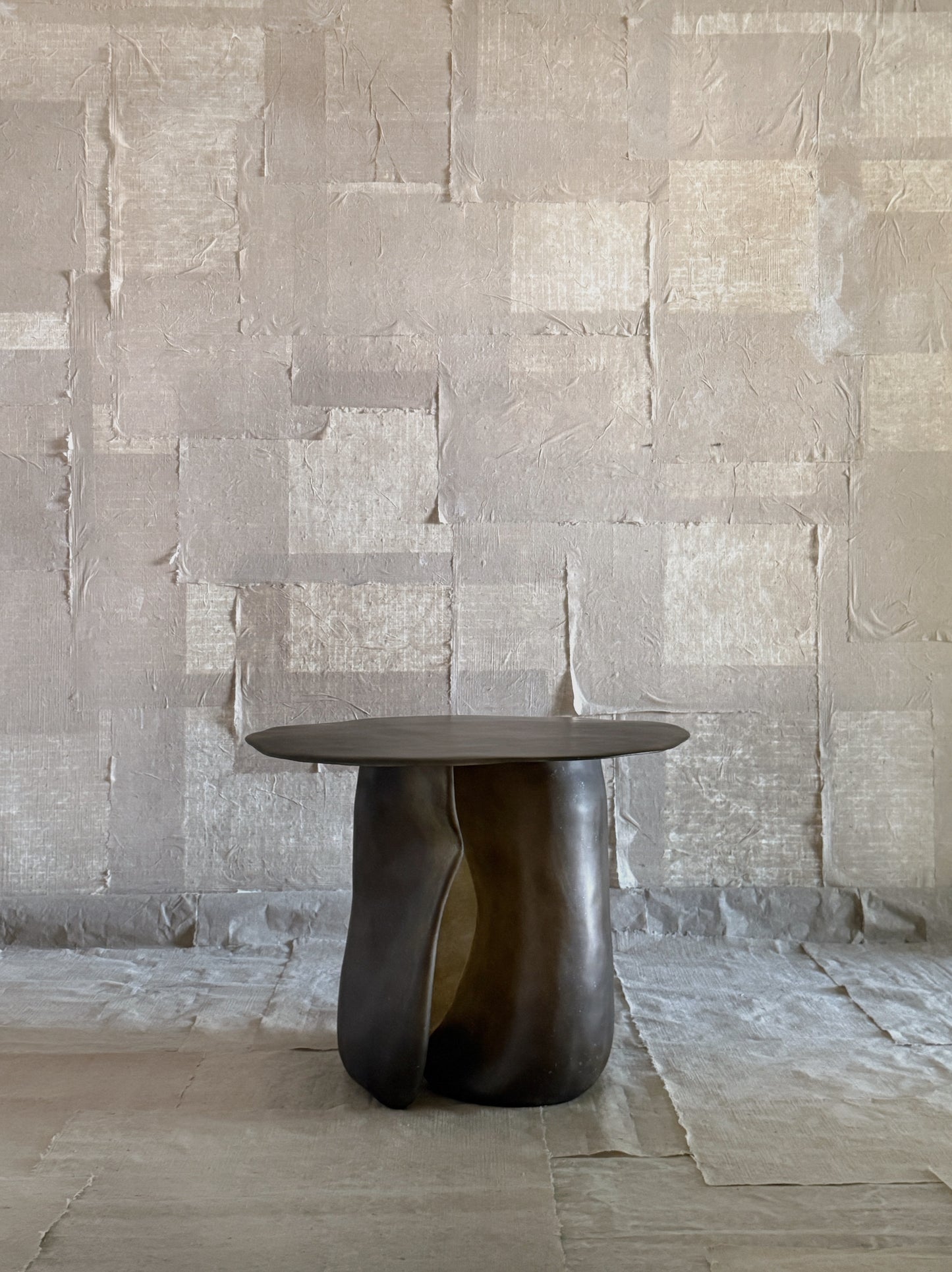 Formless Round Table