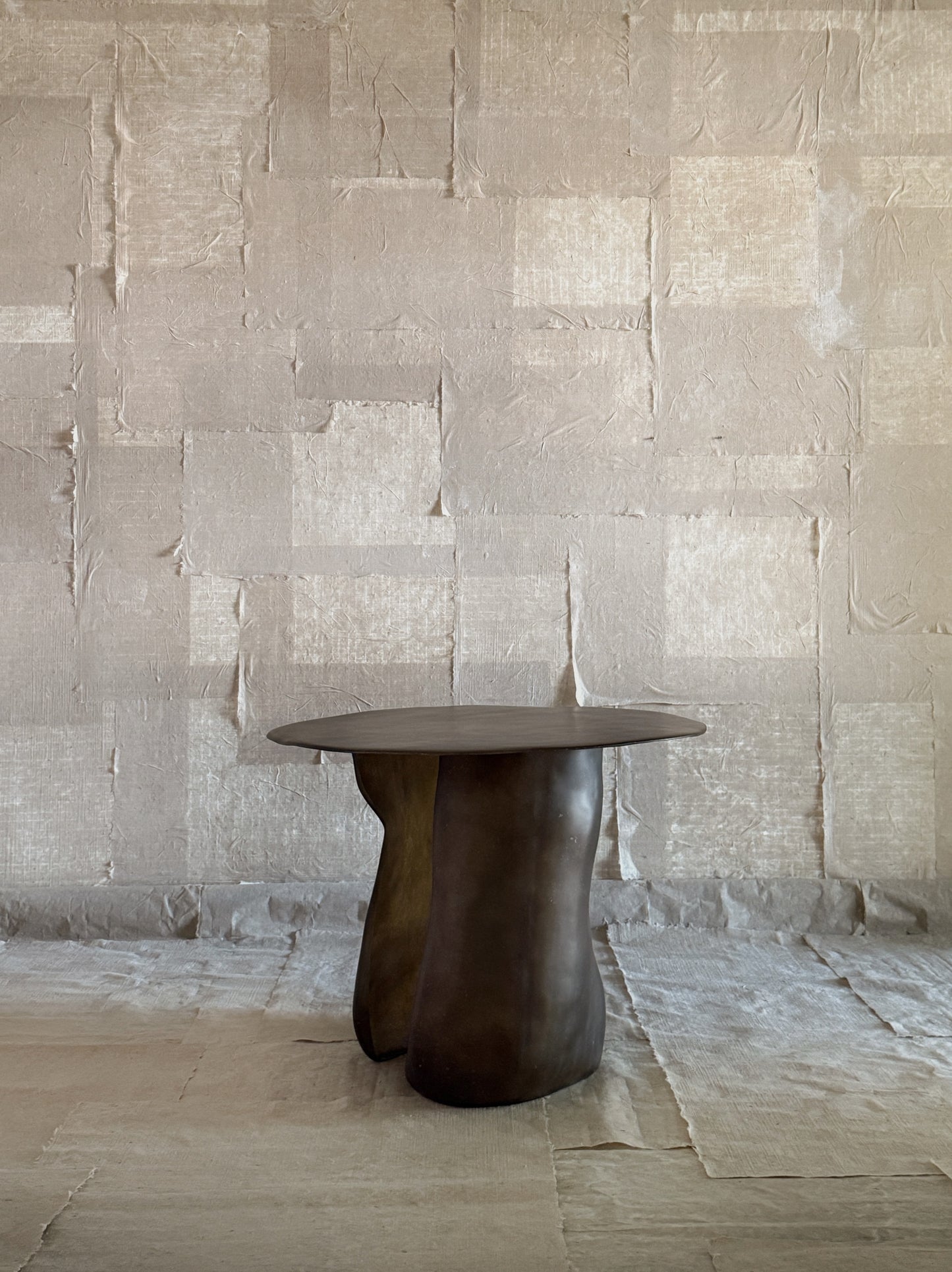 Formless Round Table