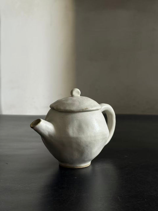 Olivia Fiddles x kar Collaboration Teapot